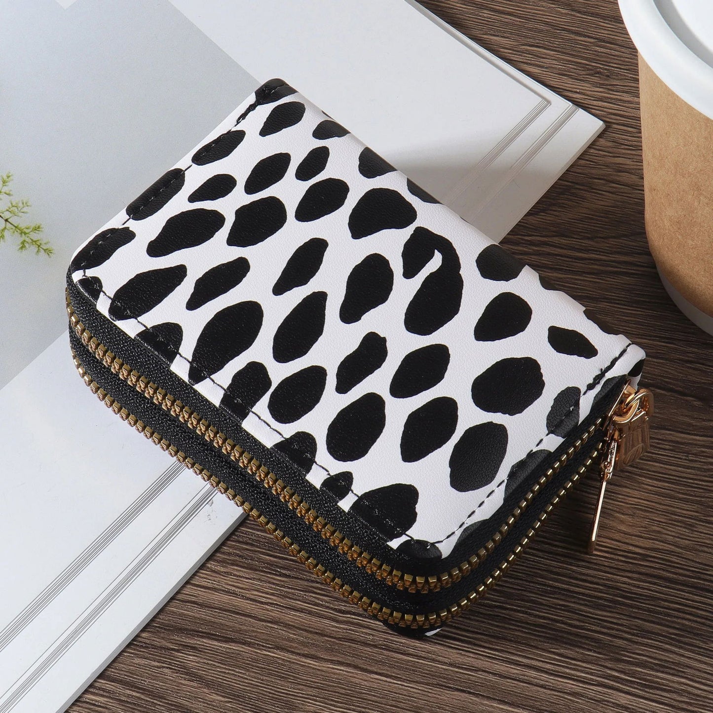 Cartera con estampado de vaca Blanco y negro