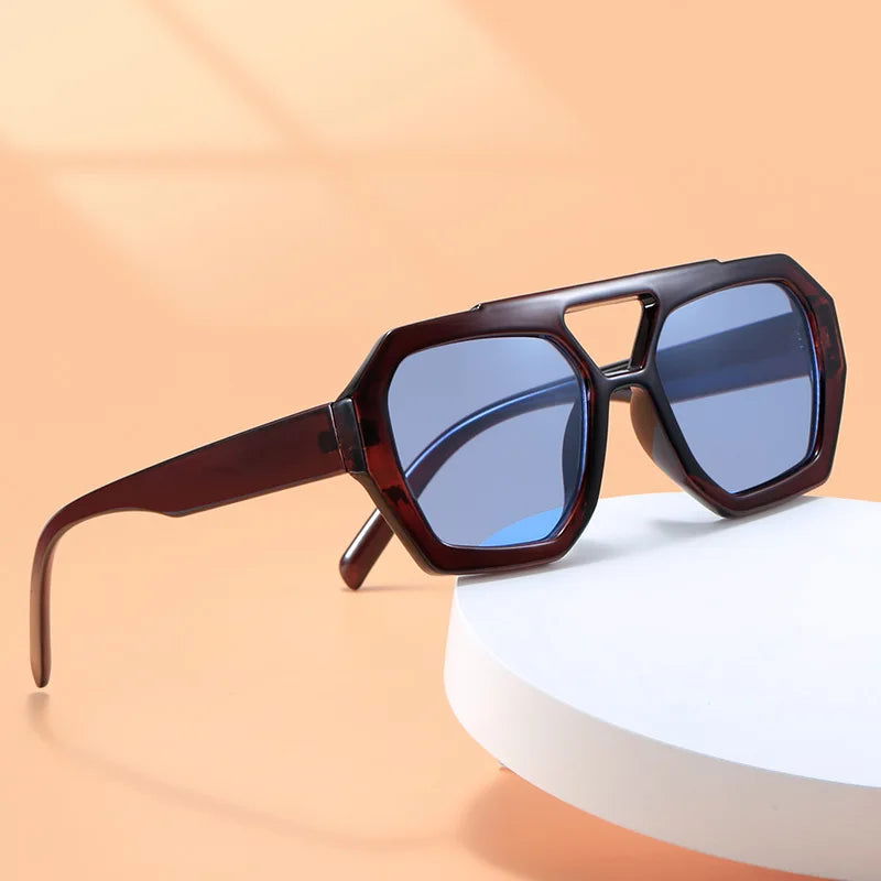 Gafas con montura gruesa